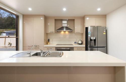 Albury House | Gorgeous Gem on Jones