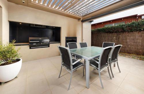 Albury House | Gorgeous Gem on Jones