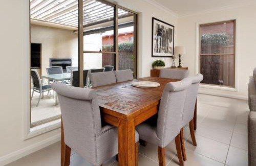 Albury House | Gorgeous Gem on Jones
