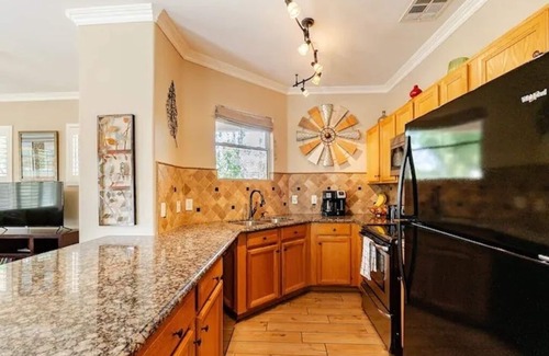The Gardens House | Inviting Gilbert Getaway with Pool & Ocean View - Sleeps 10