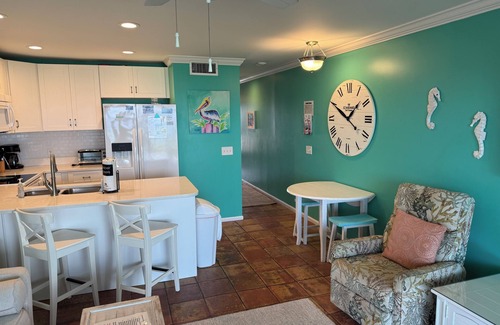 Seacrest Condo | Beachfront Condo on 30A with Private Back Porch Access