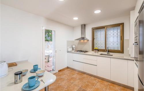 Sant Cebria de Vallalta House | Beautiful 5 Bedroom Home with Pool in Sant Cebrià De Vallalt