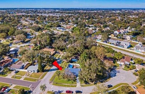 Pinellas Park House | Inviting Pool House Steps from Gulf Beaches for Your Getaway