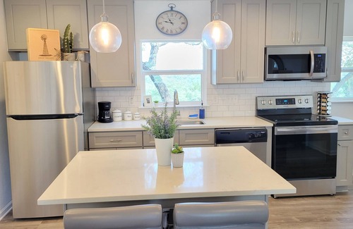 West Cave Estates House | Discover a Hill Country Cottage Near Wineries & Family Fun!