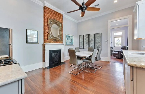 Faubourg Lafayette Cottage | Charming Historic New Orleans Cottage, Pet & Child Friendly