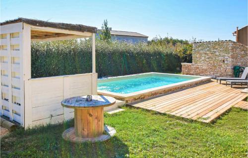 Croagnes House | Inviting 3 Bedroom Home with Pool in Saint-Saturnin-Lès-Apt