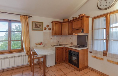 Castel del Piano House | Ideal 5-Bedroom Getaway in Castel del Piano GR