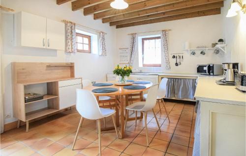 Saint-Pierre-Langers House | Charming Home in St. Pierre Langers with Free Wifi