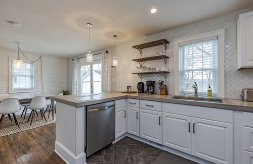 Harters Heights House | Inviting Home Near ND - Perfect for Families with Wifi