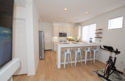 Ventura House | Inviting Home Near Beaches & Old Town Ventura - Top Rated!
