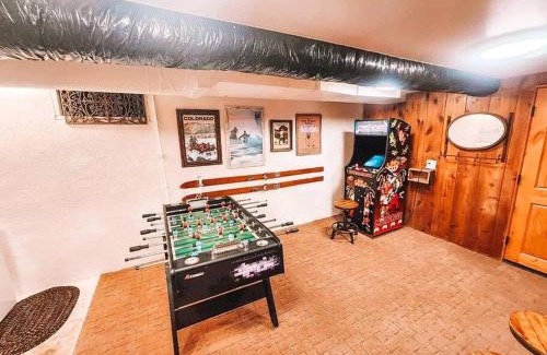 Broadmoor Villa | Charming Home by Broadmoor and Cheyenne Mtn Zoo