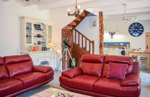 Quemper-Guezennec House | Family-Friendly Stone House with Garden & Lake View