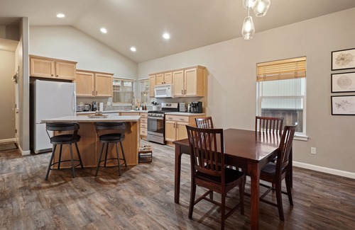 Boyd Acres House | Inviting Stay in a Prime Location with Pet-Friendly Amenities