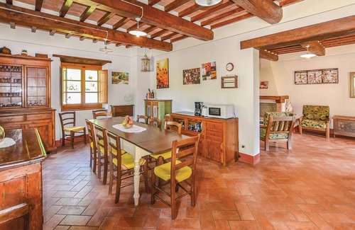 Pieve di Chio House | Elegant 5-Bedroom Retreat in Castiglion F. AR with Pool