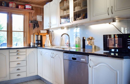 Tysvaer House | Inviting Cottage with Breathtaking Fjord Views and Spa