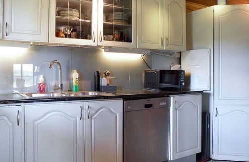 Tysvaer House | Inviting Cottage with Breathtaking Fjord Views and Spa