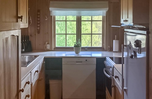 Al Municipality House | Cozy Family Retreat Near Nature with Lake View & Spa