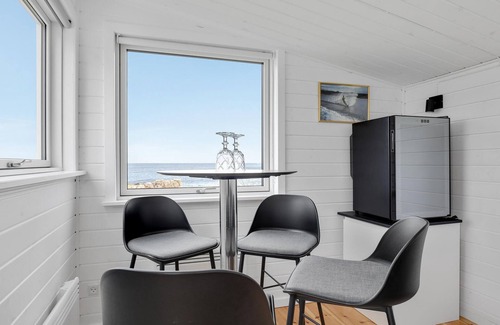 Tejn House | Family-Friendly 5 Bedroom Retreat in Allinge with Ocean View