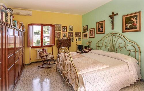 Tor San Lorenzo House | Inviting Home in Ardea with Family-Friendly Kitchen