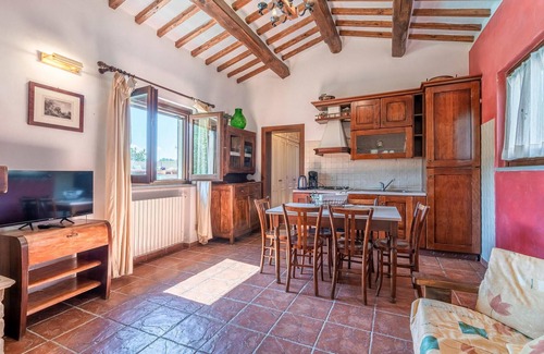 Antria House | Cozy Poolside Retreat in the Heart of Italy