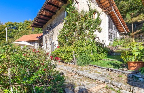 Madonna del Sasso House | Cozy 2-Bedroom Retreat with Lake View in Artò VB