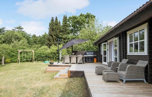 Hoeve Strand House | Inviting Home in Asns with Kitchen for Family Getaways