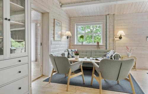 Hoeve Strand House | Inviting Home in Asns with Kitchen for Family Getaways
