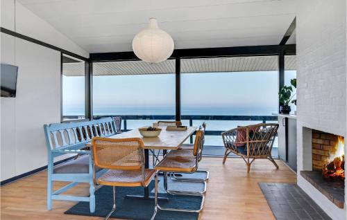 Hoeve Strand House | Picturesque Sea View Home in Asnæs - Pet Friendly Retreat