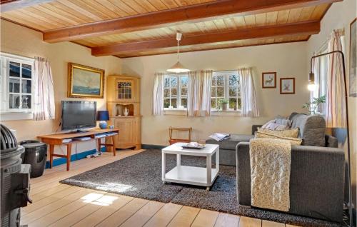 Hoeve Strand House | Cozy Home in Åsnes with WiFi, Pet and Child Friendly