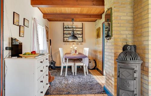 Hoeve Strand House | Cozy Home in Åsnes with WiFi, Pet and Child Friendly
