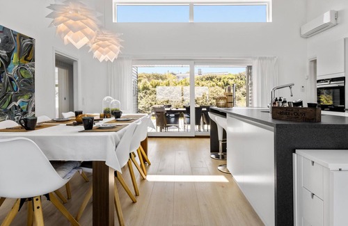 Hoeve Strand House | Discover Relaxation in a Vacation Home with Ocean Views