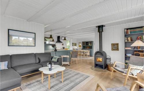 Hvidbjerg Strand House | Modern Home in Børkop with Family-Friendly Kitchen