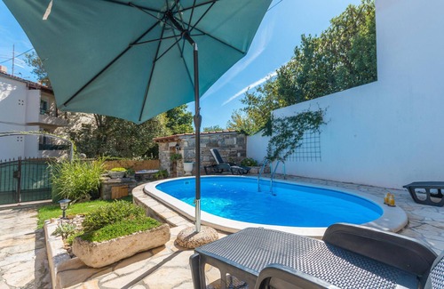 Benkovac House | Cozy 2-Bedroom Retreat in Benkovac with Private Pool