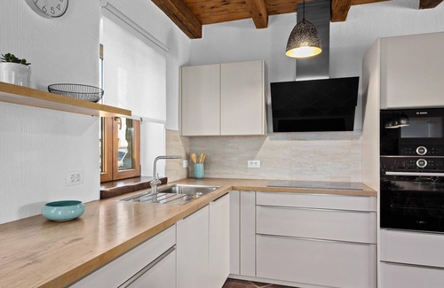 Cabrunici House | Unwind in a Serene Vacation Home with Pool and Spa