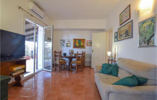 Milo House | Inviting Home in Caselle with Kitchen, Pet-Friendly Stay