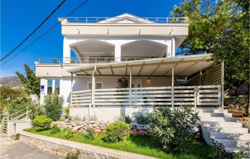 Ribarica House | Inviting Retreat in Cesarica with Scenic Sea Views