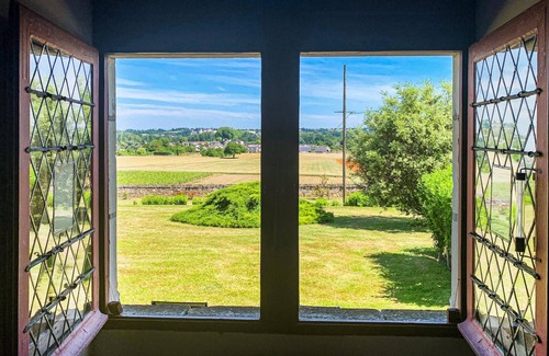 Chinon House | Family-Friendly 3-Bedroom Stay in Scenic Chinon