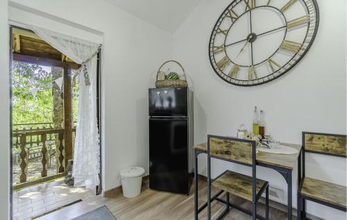 Dego House | Pet-Friendly Retreat in Dego with Fully Equipped Kitchen