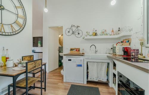 Dego House | Pet-Friendly Retreat in Dego with Fully Equipped Kitchen