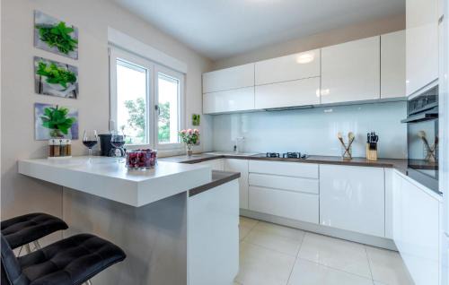 Dicmo House | Charming Home in Dicmo with Pool and High-Speed Wifi