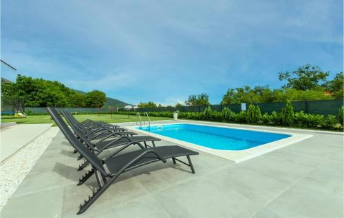 Dicmo House | Charming Home in Dicmo with Pool and High-Speed Wifi