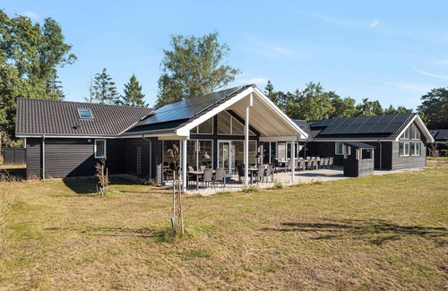 Frederiksvaerk House | Inviting 12-Bedroom Accommodation in Beautiful Frederiksværk