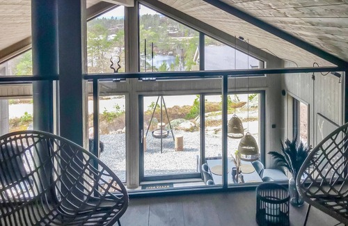 Øvre Ramse House | Relax in Nature: Delightful Vacation Home with Lake View