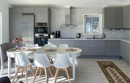 Farjestaden House | Gorgeous Home In Färjestaden
