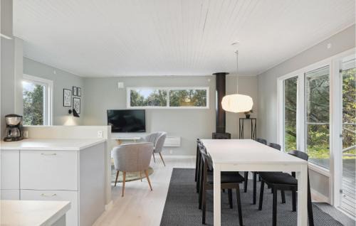 Farvang House | Cozy Frvang Retreat with Kitchen for Family Stays