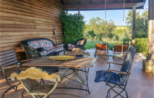 Farnese House | Delightful Farnese Retreat with Kitchen and Pool Access