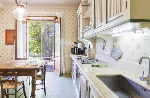 Fauglia House | Inviting 5-Bedroom Retreat in Fauglia with Pool & Spa