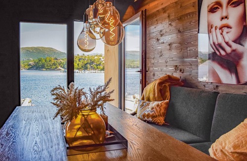 Fitjar House | Unwind in a Modern Home with Breathtaking Fjord Views