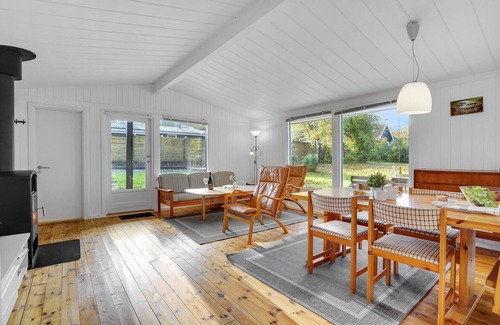 Udsholt House | Cozy Vacation Home with Oceanfront Terrace & Spa Amenities