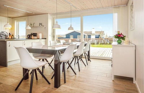 Vikær Strand House | Ideal 4-Bedroom Retreat with Ocean View in Haderslev